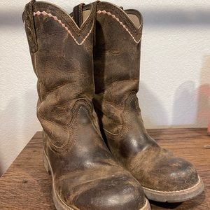 Ariat unbridled roper boots size 7.5